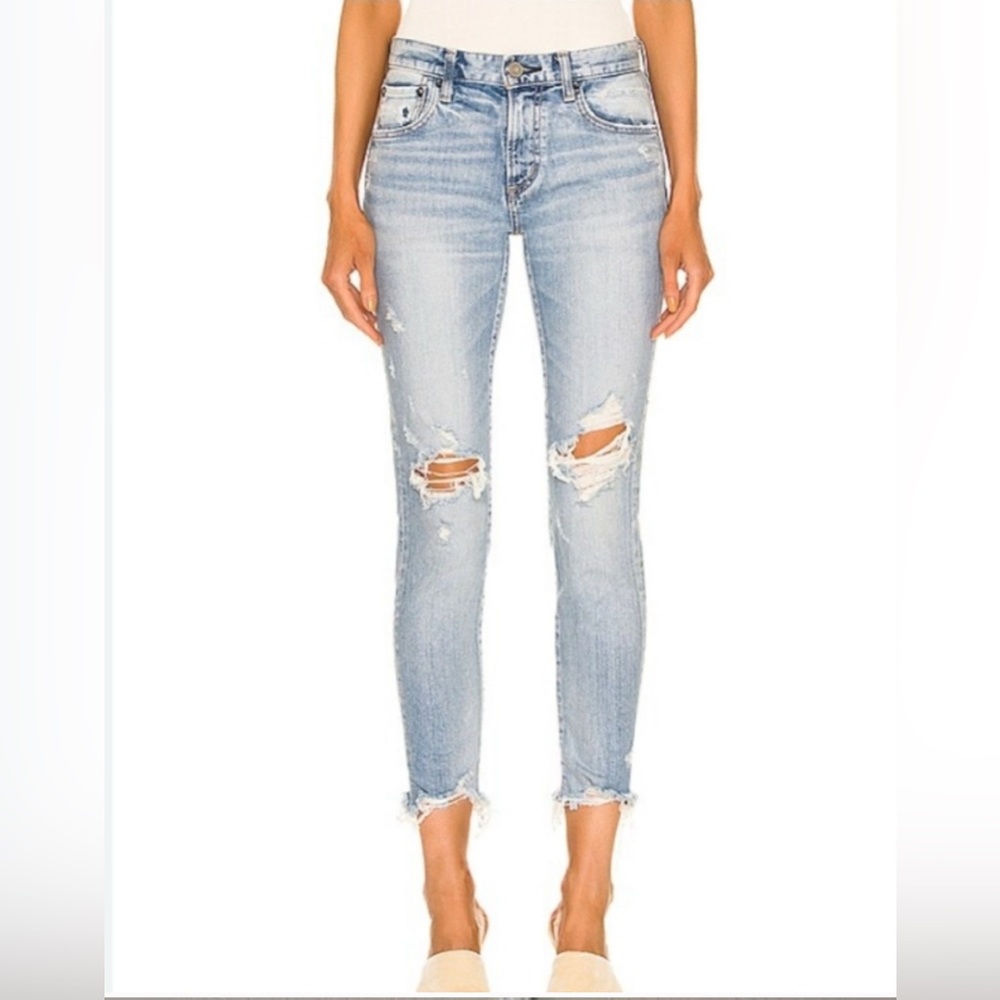 Moussy vintage Jeans with Distressed Design and raw edges